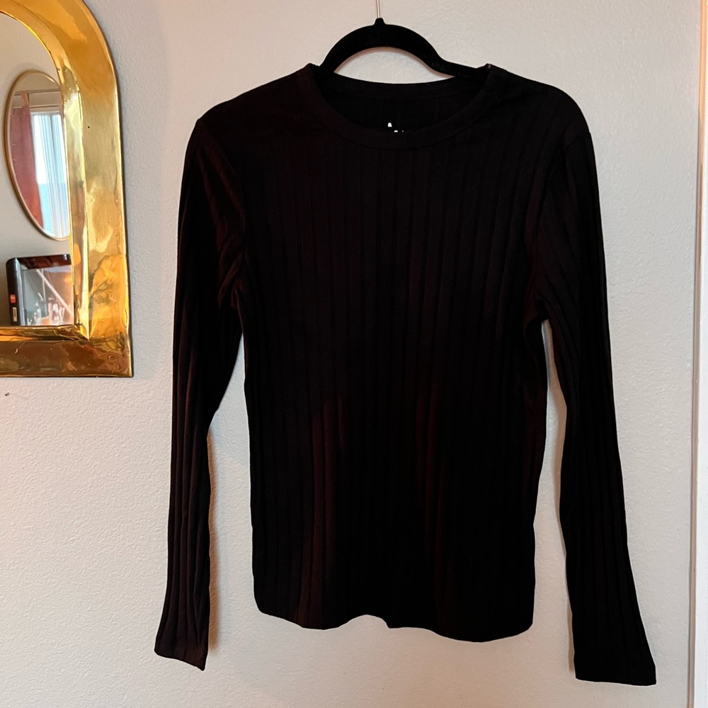 Black ribbed long sleeved tshirt brand new without tags